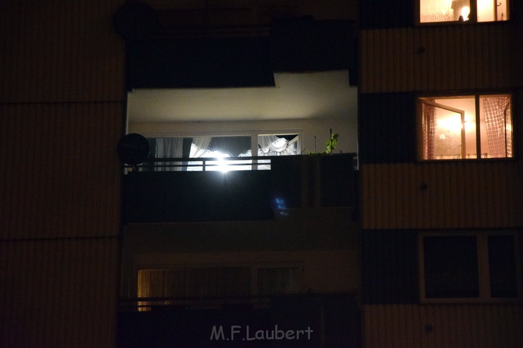 Feuer 2 Koeln Porz Finkenberg Steinstr Konrad Adenauerstr P37.JPG - Miklos Laubert